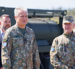 Президент назвал ошибкой аренду жилья главкомом ВС у собственного сына