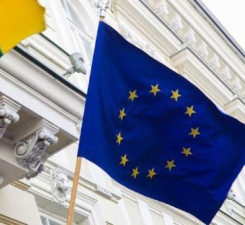 Опрос: самая большая поддержка расширения ЕС - в Литве, большинство пойдет на выборы ЕП