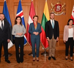 Президент Грузии Саломе Зурабишвили заверила глав МИД Балтии, что наложит вето на закон "об иностранном влиянии"
