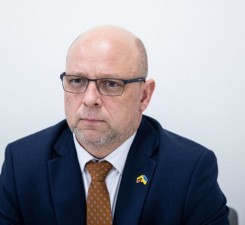 Министр юстиции: начать слушания по закону о партнерстве Сейм мог бы на осенней сессии
