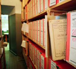 Сейм решил продолжить рассмотрение обнародования фамилий признавшихся экс-сотрудников КГБ