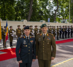 В Литву впервые прибыл с визитом главком ВС Молдовы