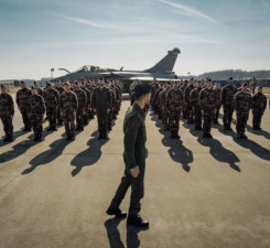 Армия: в мае пропагандисты уделяли особое внимание военным учениям и бригаде Бундесвера