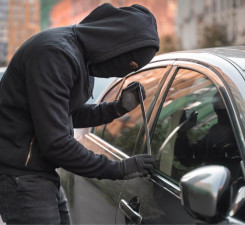 Угнали новый автомобиль