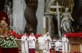 Папа Римский Франциск проводит рождественскую мессу в Ватикане (видео)