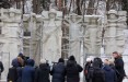Снос советских скульптур в Вильнюсе посольство РФ называет "варварским глумлением"