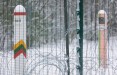 На границе Литвы с Беларусью пограничники развернули 13 нелегальных мигрантов