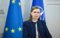 Министр Довиле Шакалене сдержанно реагирует на беседу президентов США и России