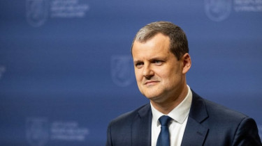 Премьер: женщинам нужно создать условия для службы в армии, но для мужчин это обязанность