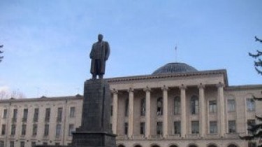 Сталин доживает последние дни в родном городе