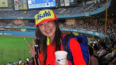 Японская школьница стала профессиональной бейсболисткой