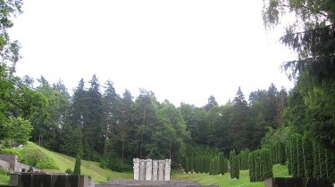 Останки десяти советских воинов захоронены на Антакальнисском кладбище