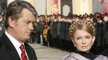Ющенко и Тимошенко обвиняют друг друга, а кризис разгорается