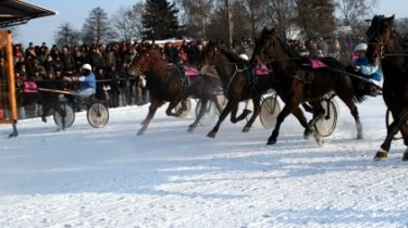 Сартай-2009. Лошадиные бега отдают дань традициям