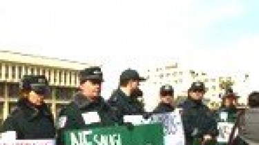 В Вильнюсе протестуют полицейские, пожарные и таможенники 
