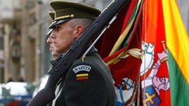 В литовской армии около 2 тысяч рядовых
