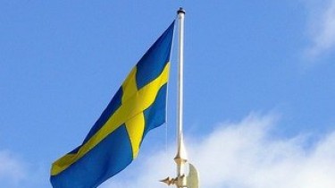 Еще напор – и гнутся шведы