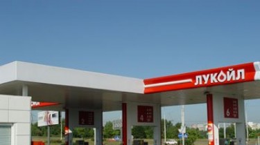 Lukoil Baltija торгует более дешевым бензином