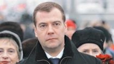 Дмитрий Медведев: "Нам не надо стесняться рассказывать правду о войне - ту правду, которую мы выстрадали"