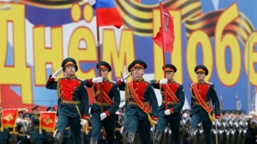 Парад в честь 65-летия Победы в Великой Отечественной стал самым масштабным за всю историю России (видео)
