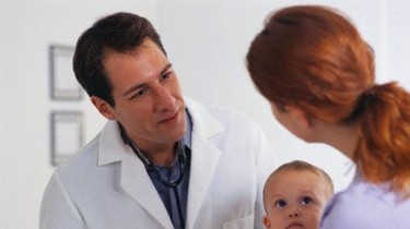 В каких случаях педиатр должен приходить к больному ребенку домой?