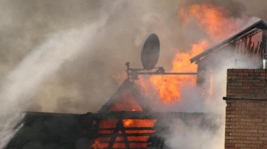 В воскресенье днем в Вильнюсе сгорели два жилых дома