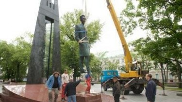 Вильнюсское самоуправление оплатит долги за памятник В.Кудирке