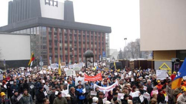 В хозяйственном секторе Литвы - уменьшение зарплаты