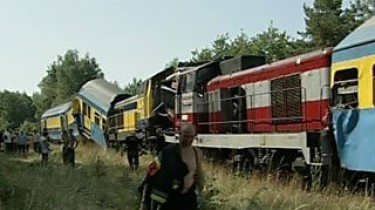 В Польше лоб в лоб столкнулись два поезда (видео)