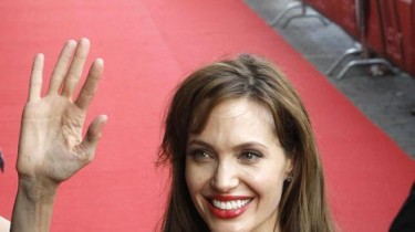 Анджелина Джоли, приехавшая на премьеру фильма "Солт", покорила Москву