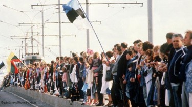 23 августа 1989 года состоялся Балтийский путь - феномен ненасильственного сопротивления