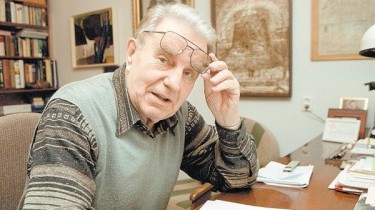 В Литве - двухдневный траур в связи с кончиной поэта Ю.Марцинкявичюса