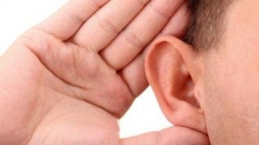 Как доказать, что муж плохо слышит?