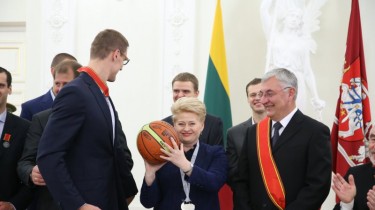 Вручены государственные награды литовским баскетболистам
