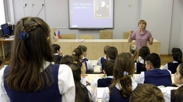 За десятилетие количество педагогов в Литве сократилось на 25%