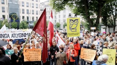 Учителя Литвы снова готовятся митинговать и бастовать