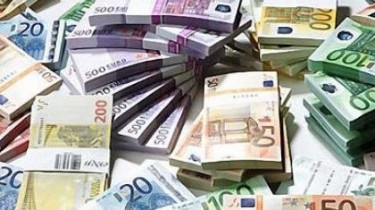 В Литву доставлен первый груз с банкнотами евро