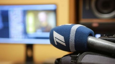 Возможности комиссии по радио и ТВ в борьбе с пропагандой ограничены, говорит ее председатель
