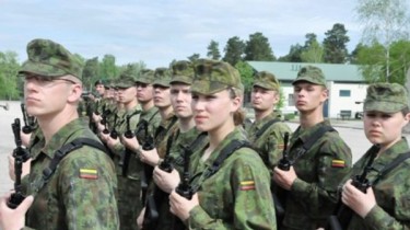 Сейм Литвы начал дискуссии о будущем армейского призыва
