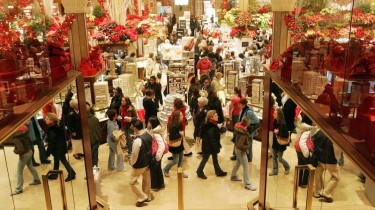 Сейм Литвы: в праздничные дни торговые центры будут работать