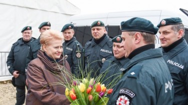 Литовские полицейские помогают регулировать поток мигрантов