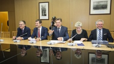 Кандидаты в министры от СДПЛ - Л. Линкявичюс, Д. Пятрошюс, М. Синкявичюс (дополнено)