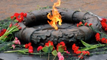 На Антакальнисском кладбище в Вильнюсе отметили годовщину победы во Второй мировой войне.