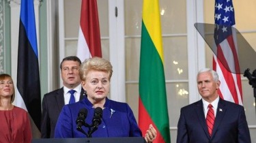 Глава Литвы на встрече с вице-президентом США в Эстонии поддержала новый санкции в отношении РФ
