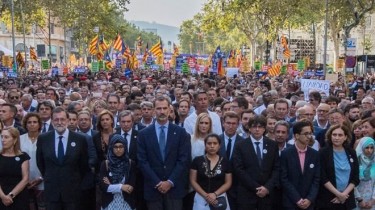 «Мы не боимся»: по Барселоне прошагал антитеррористический марш