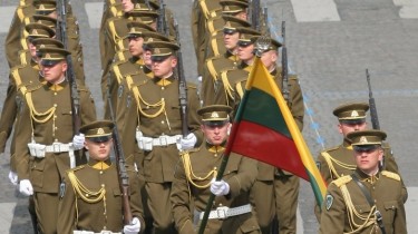 В Литве намечается повыiшение зарплат военным