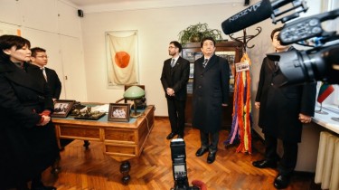 Премьер-министр Японии почтил память своего соотечественника - дипломата, спасавшего евреев в Литве