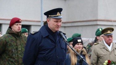 Бывший глава ВВС Литвы А. Навицкас стремится вернуться на прежнюю должность
