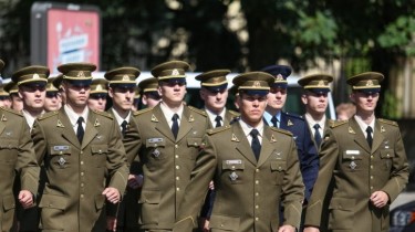 Сейм Литвы рассмотрит вопрос повышения зарплат военных