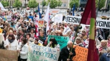 С сентября в Литве перейдут к штатной оплате учителей